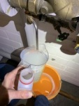 Wasserproben und Analyse